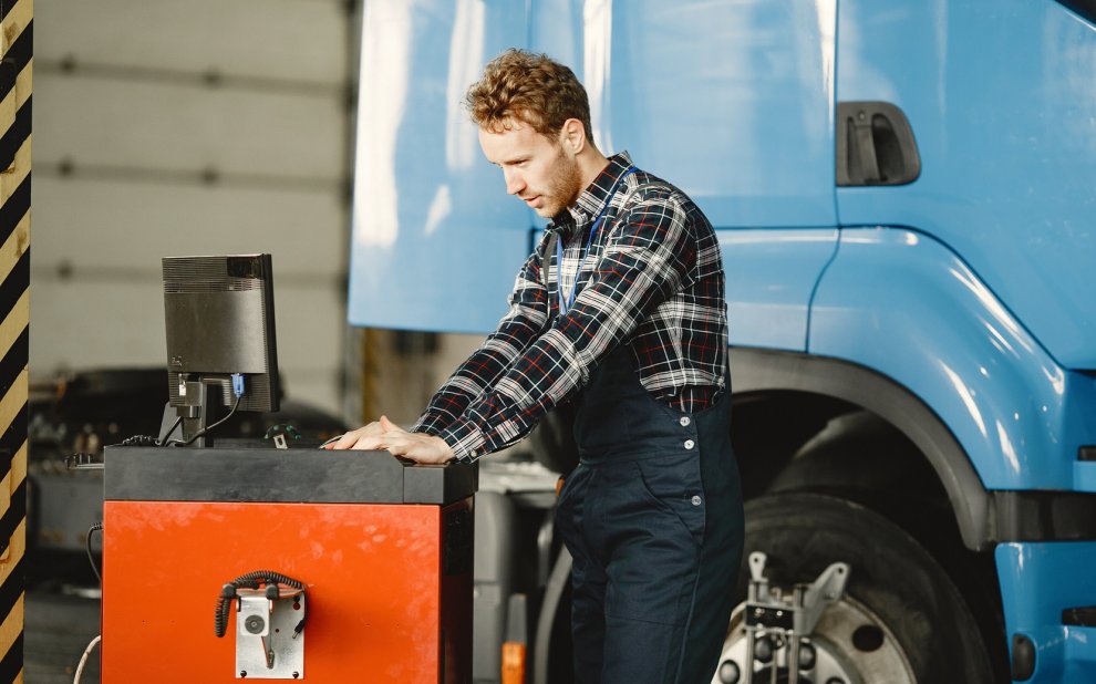 software de gestión de mantenimiento para flotas - camión
