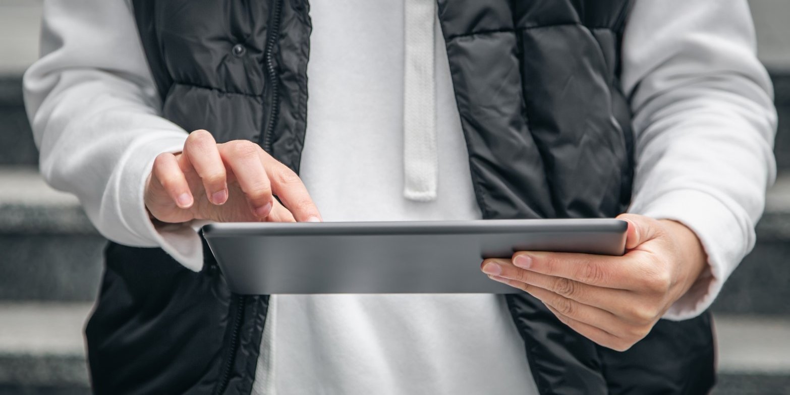 programa de mantenimiento planificado - técnico con tablet