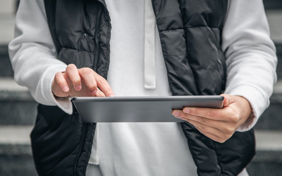 programa de mantenimiento planificado - técnico con tablet