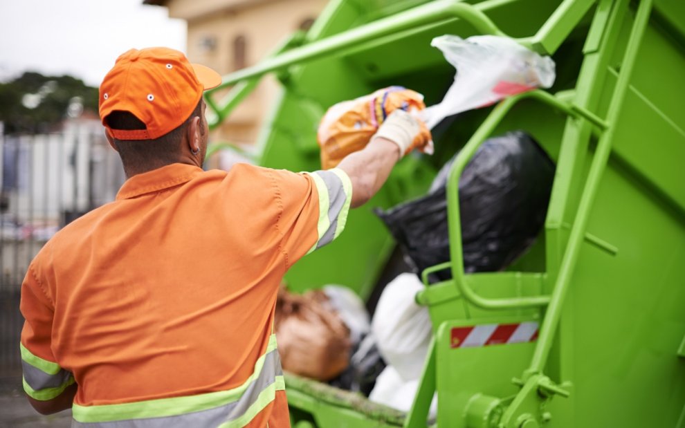 GMAO para empresas de residuos - camion de residuos